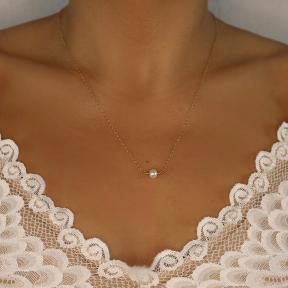 FRESHWATER PEARL NECKLACE ON 14K Gold Filled. - Picture 2 of 2